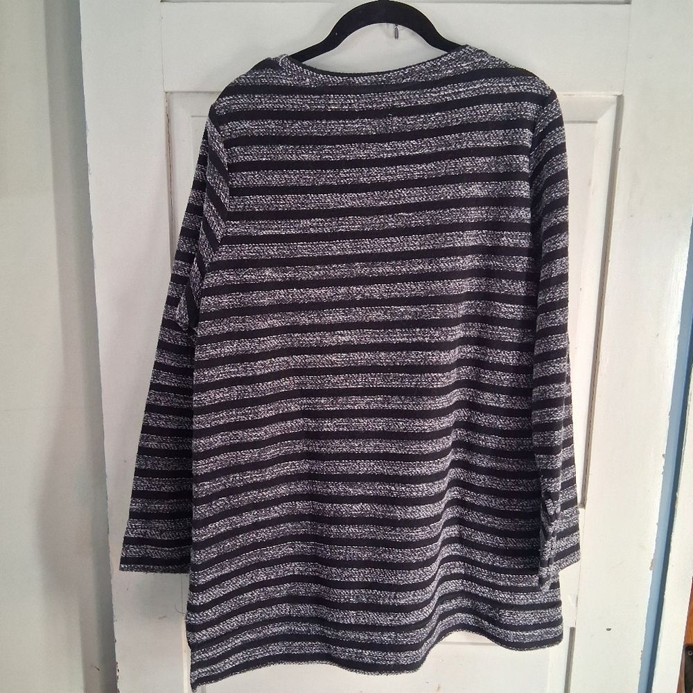 Per Se Black with Gray Marled Stripes Tunic Top with Zipper Details Size 1X - Picture 13 of 13
